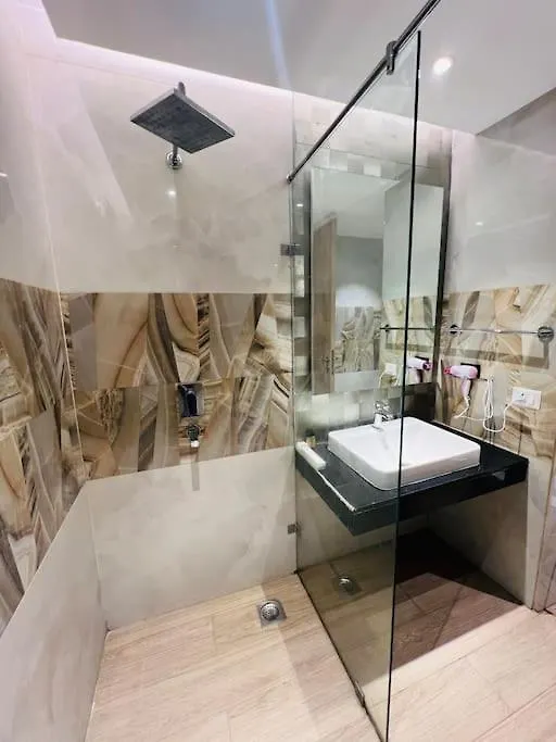 Luxury Studios Key 3 Gurgaon 0*,  India