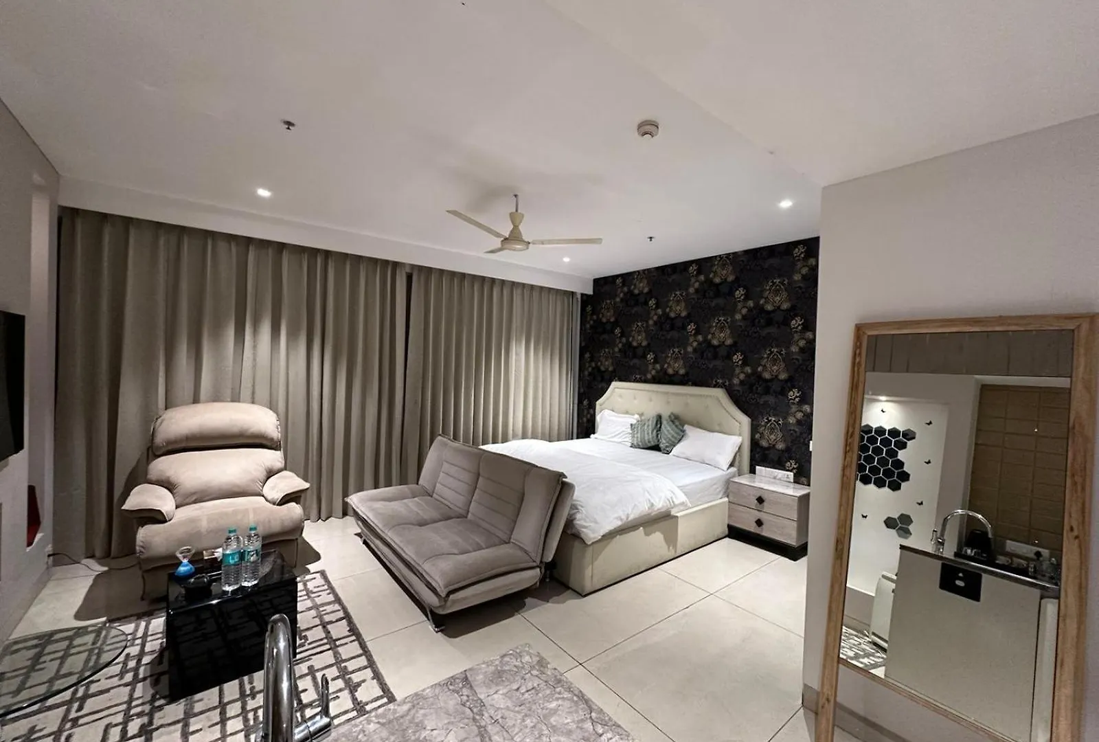 Apartment Luxury Studios Key 3 Gurgaon