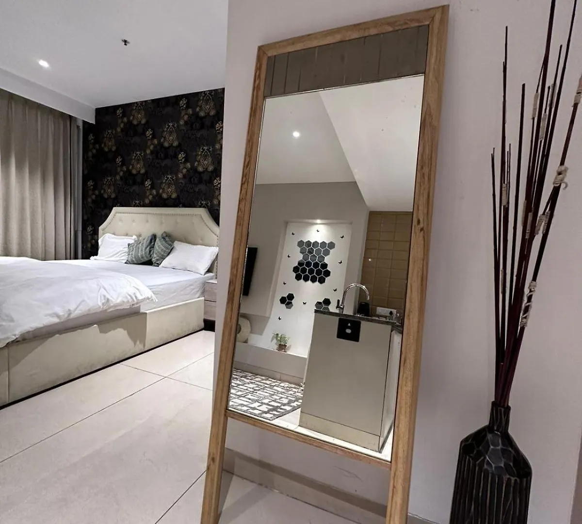 Apartment Luxury Studios Key 3 Gurgaon